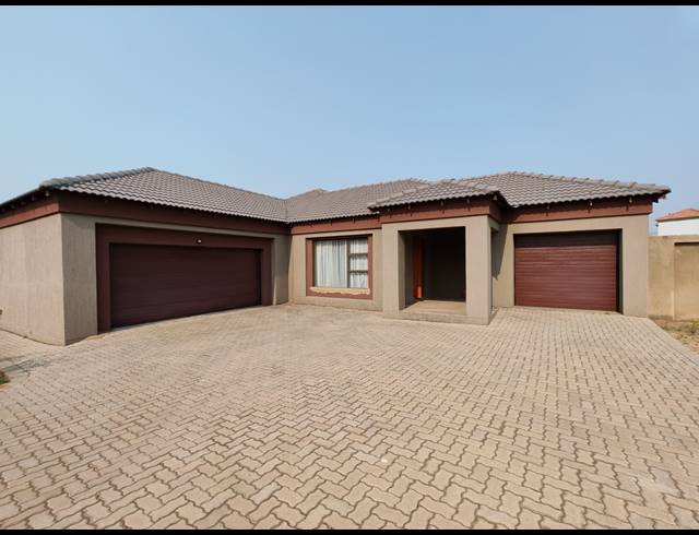 3 BEDROOM HOUSE FOR SALE IN THREE RIVERS EAST